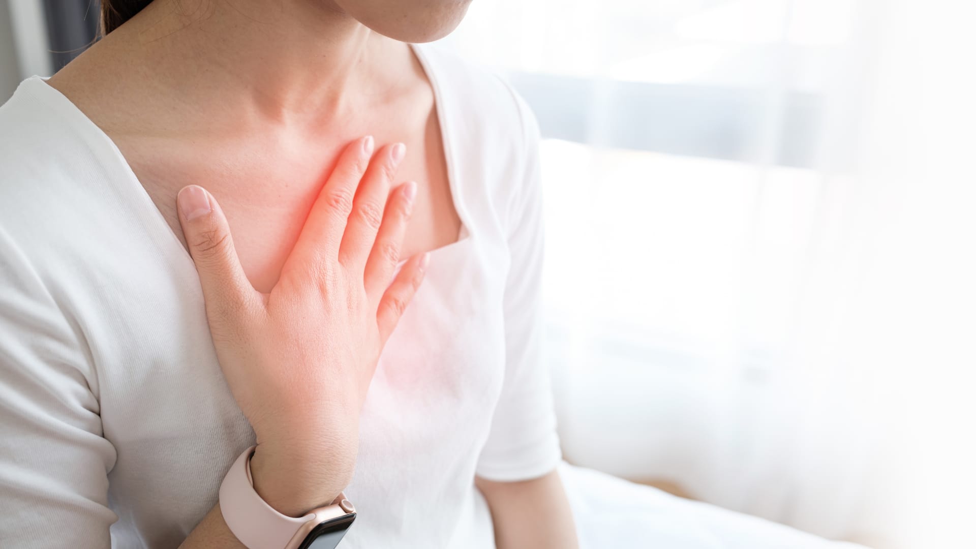 Read more about the article 胃の叫びに耳を傾ける｜レモン果汁かけ過ぎ事件から見えた「逆流性食道炎」と鍼灸の力